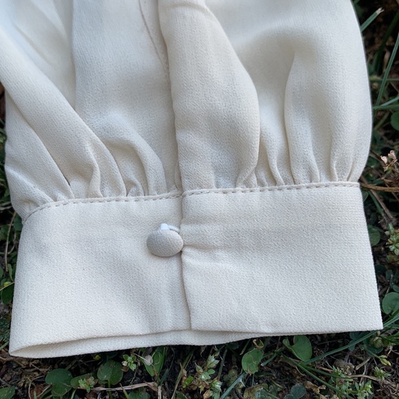 H&M Beige Crepe Pleated Detail Midi Dress - Picture 5 of 10